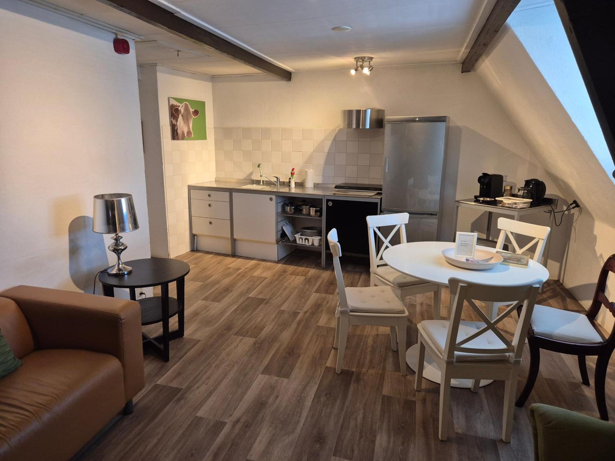 Aan Den Hogeweg Apartment *